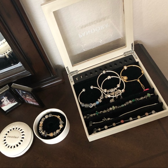 Meet your Posher! - Picture 4 of 7